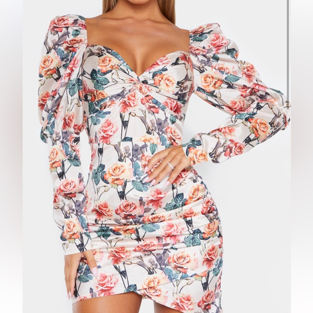 PRETTY LITTLE THING BODY CON DRESS